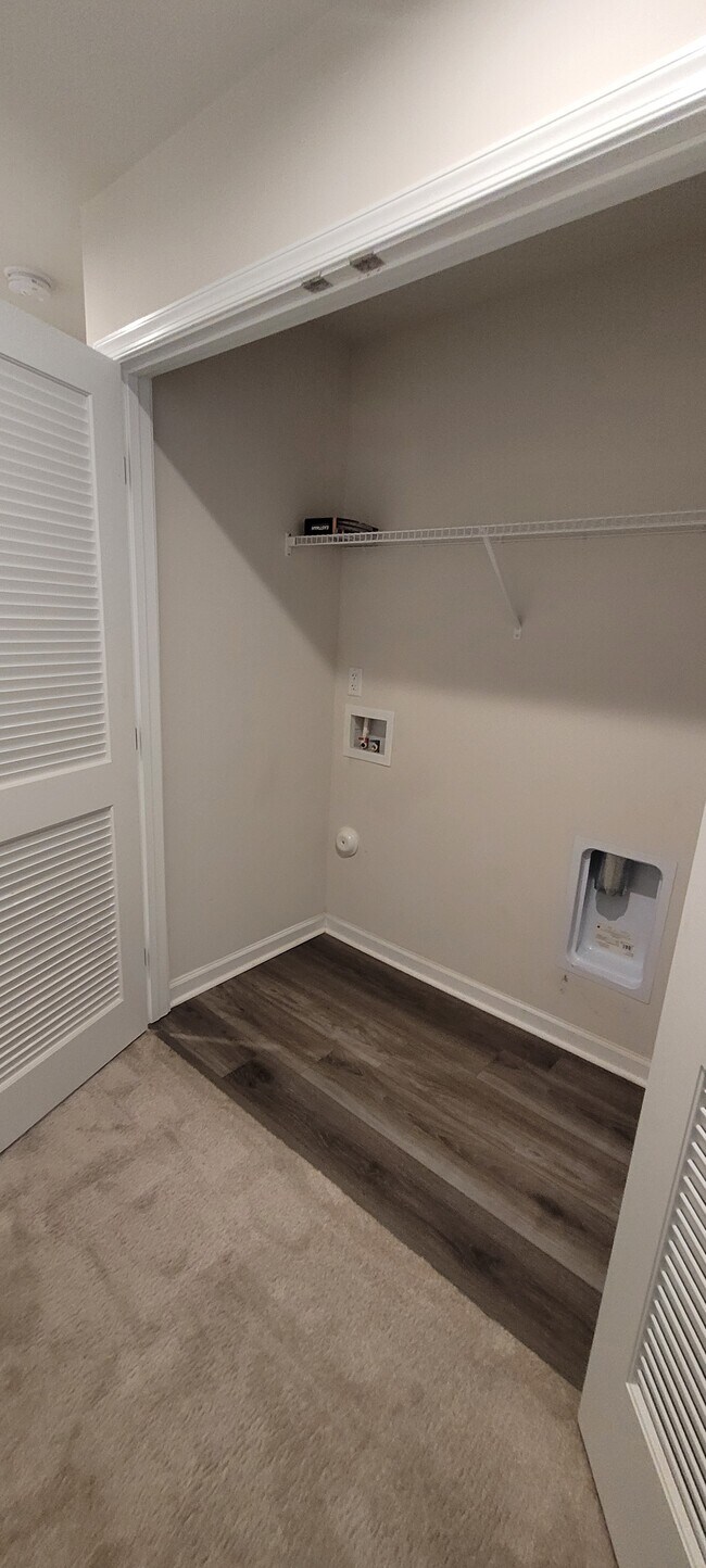 Foto del edificio - 2114 Langer St
