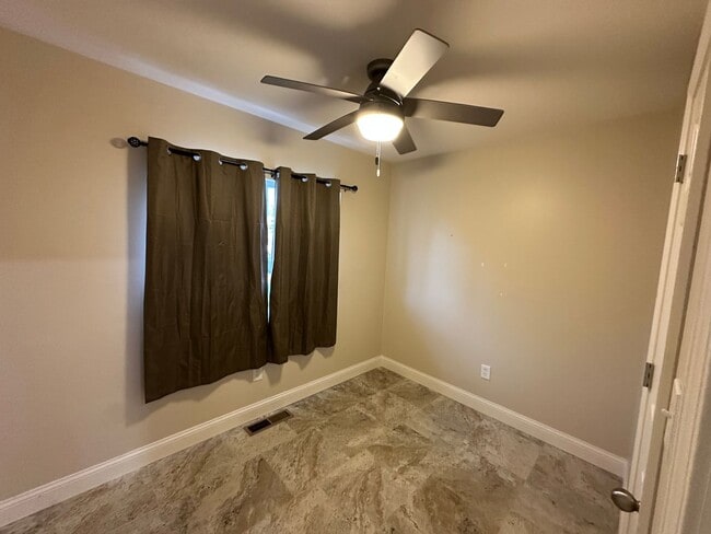 Building Photo - 3020 Northgate Ave