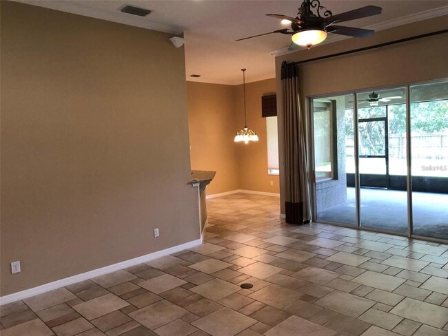 Building Photo - 925 Saza Run