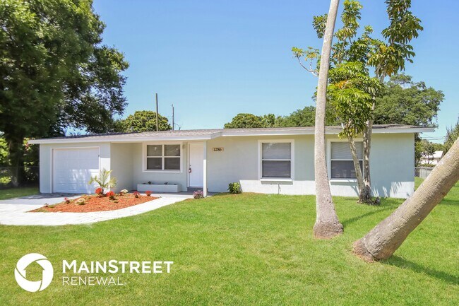 Building Photo - 1286 Hollywood Dr
