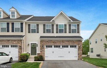 Building Photo - 349 Piper Ln