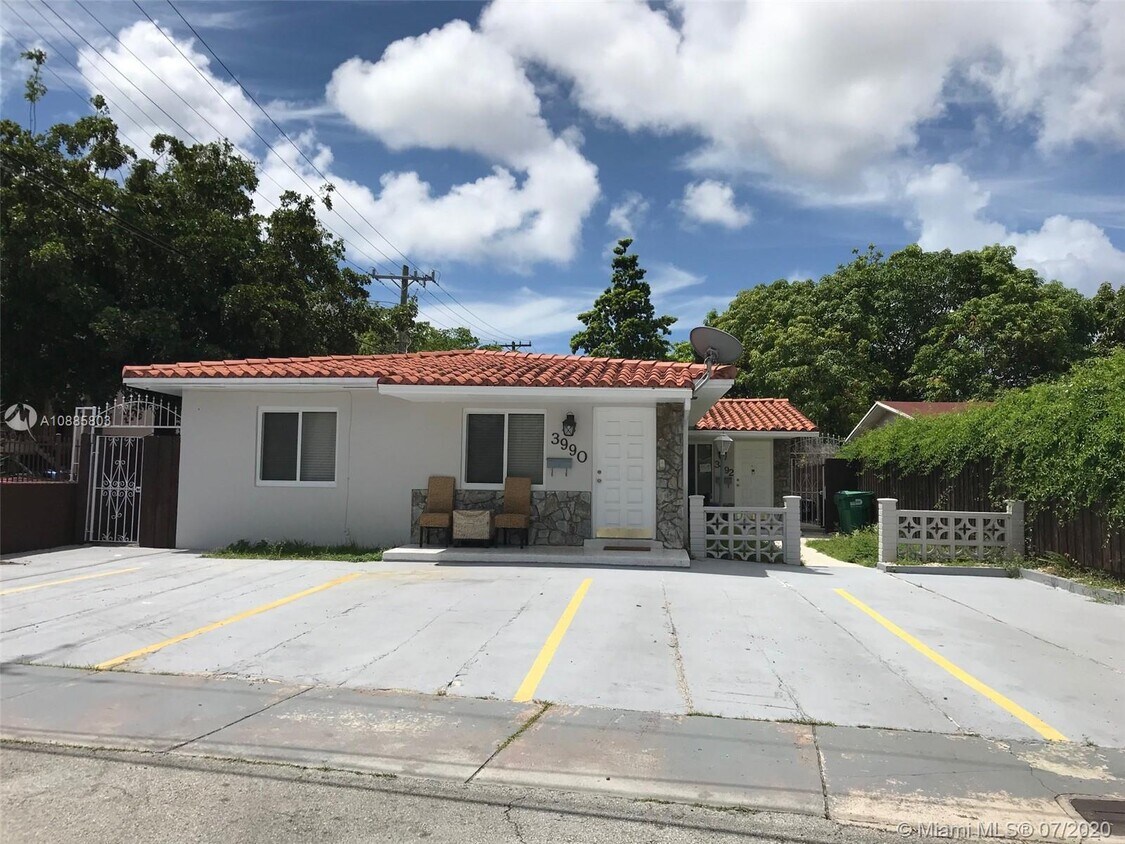 Primary Photo - 3990 SW 11th St