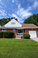 Building Photo - 18205 Dalewood Ave