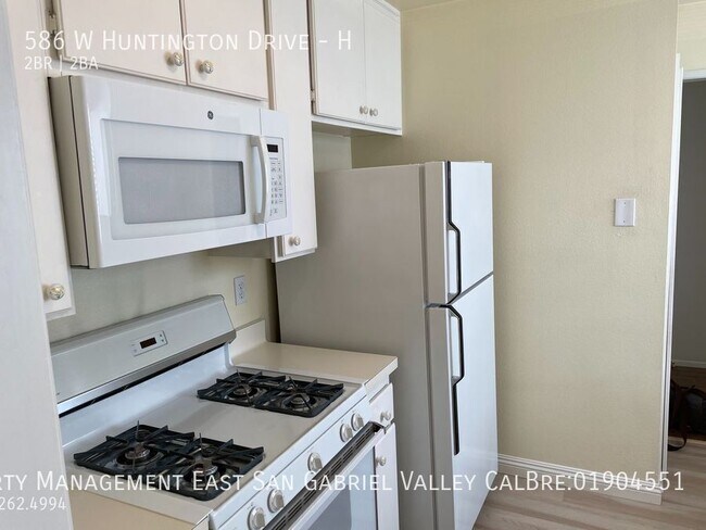 Building Photo - 586 W Huntington Dr