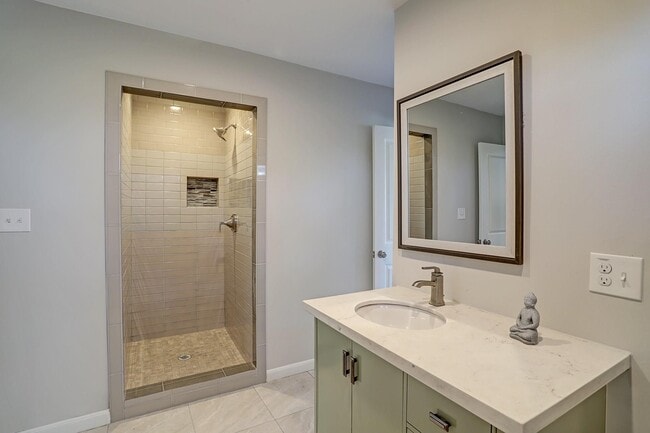 Building Photo - 4418 Charleston St