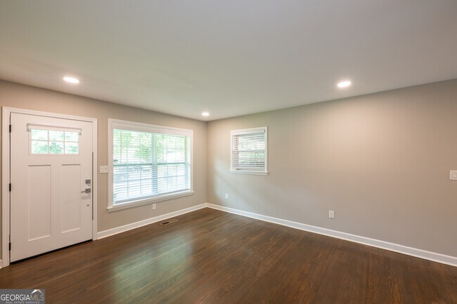 Building Photo - 2131 Bixler Cir