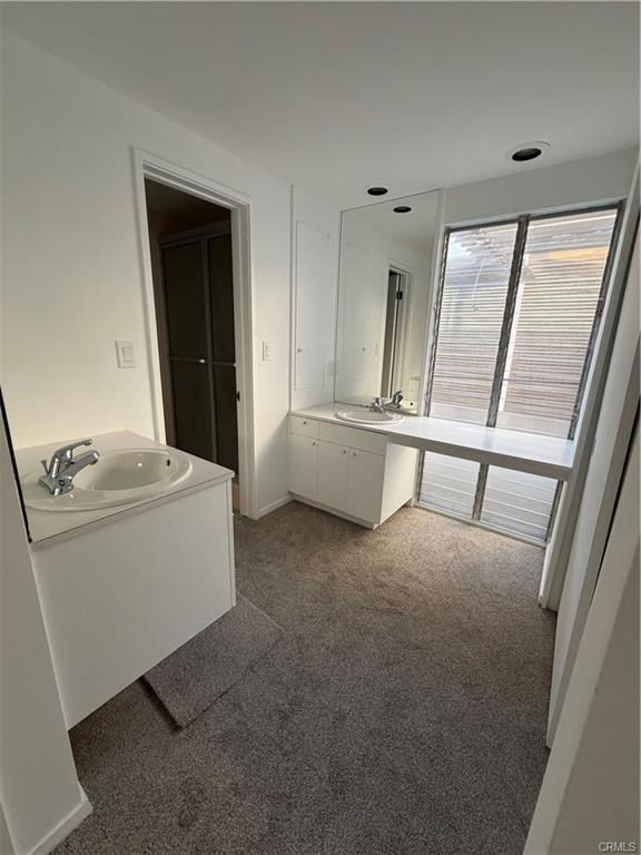 Foto del edificio - 321 Coral Ave