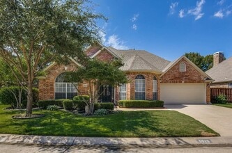 Building Photo - 5929 La Cumbre Dr