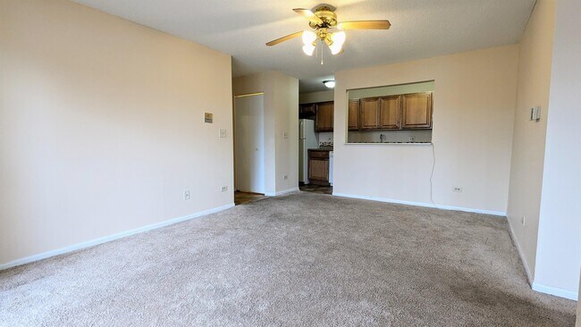 Building Photo - 2014 N Rand Rd