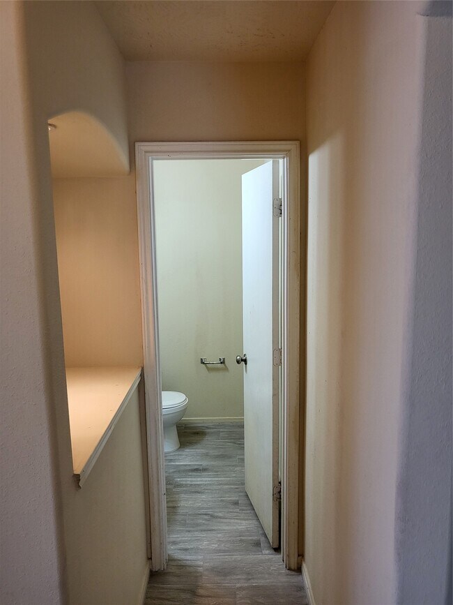 Foto del edificio - 5707 Saluda Creek Ln