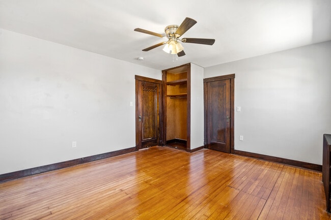 Building Photo - 4502 Coleridge St