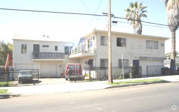 Building Photo - 5 Unit Apartment + 1 Nonconforming