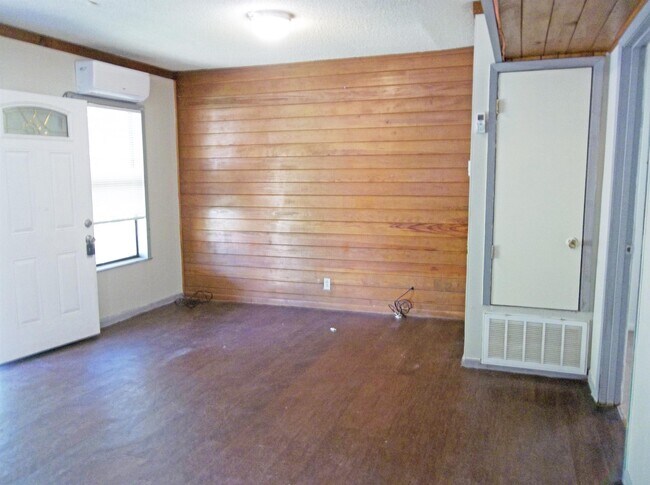 Building Photo - 107 Cockerham St