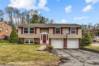 Building Photo - 353 Crescent Gardens Dr