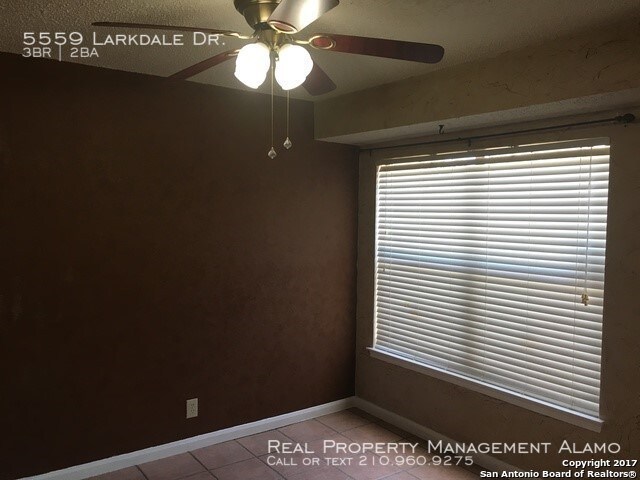 Building Photo - Spacious One Story Home