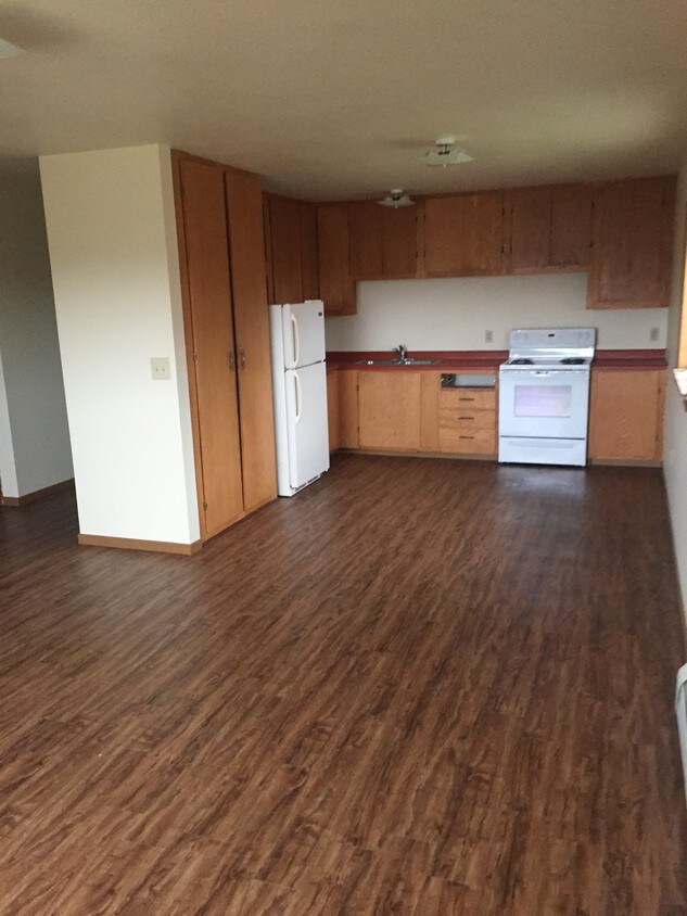 2811 Box Elder St, Miles City, MT 59301 Townhome Rentals in Miles