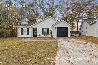 Building Photo - 2571 Realm St
