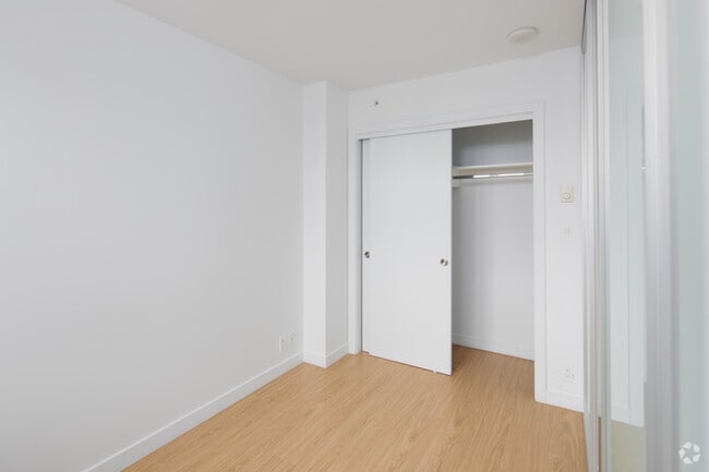 1BR, 1BA - 566SF - 1051 Broughton Street