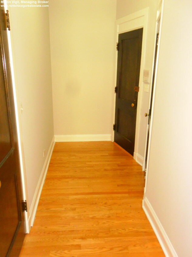 Foto principal - 1427 W Lunt Ave