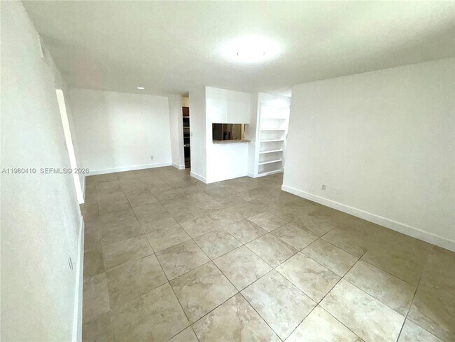 Foto del edificio - 2950 N Palm Aire Dr