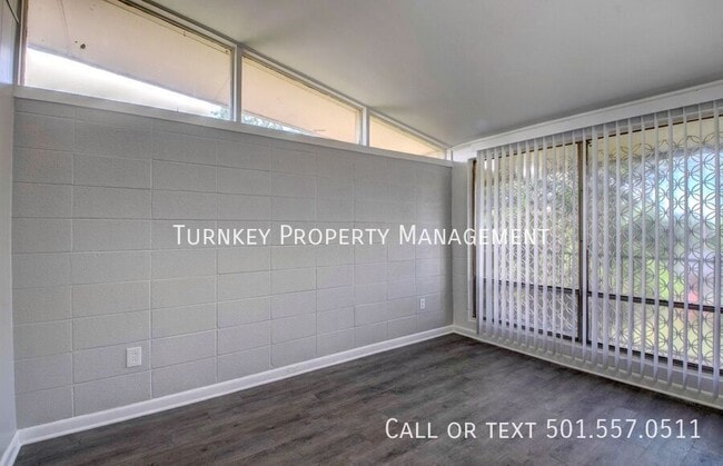 Building Photo - 4700 Lynn Ln