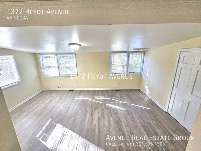 Foto del edificio - Charming 2-Bedroom Gem on Heydt Avenue wit...