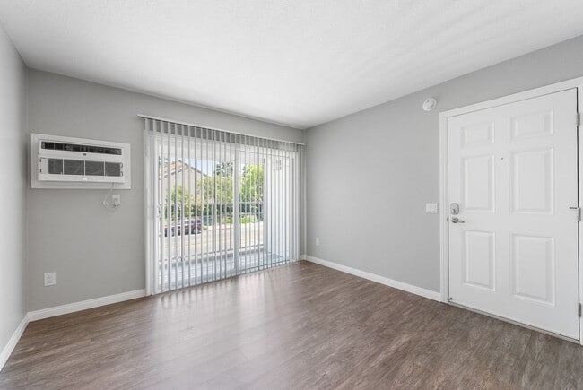 Foto del edificio - Highland Pinetree Apartments