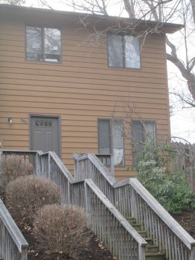Building Photo - 953 Lora Ln