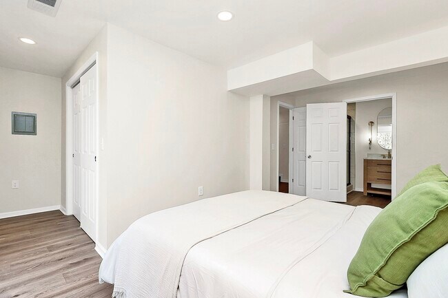 Foto del edificio - 7737 Batavia Ln