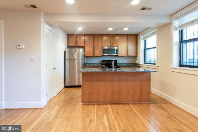 Foto del edificio - 1300 K St SE