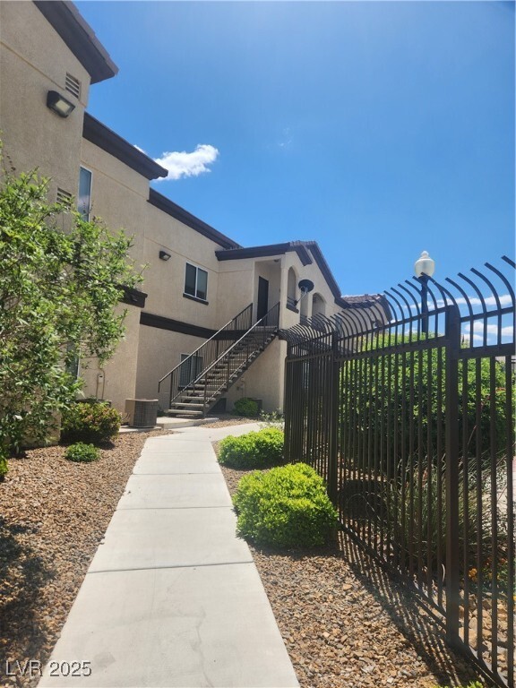 Foto del edificio - 2291 W Horizon Ridge Pkwy