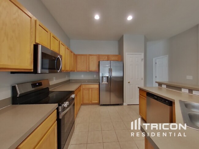 Building Photo - 11256 Creek Haven Dr