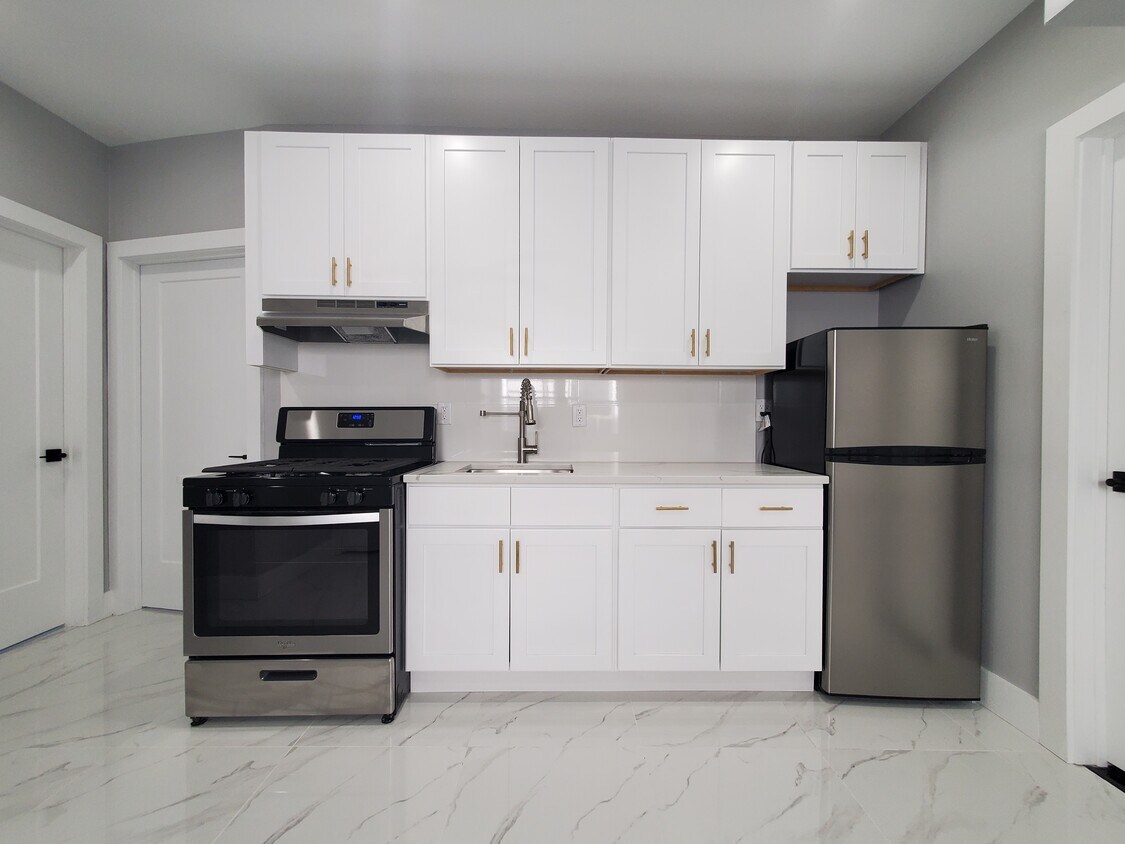 Foto principal - 484 Kennedy Blvd