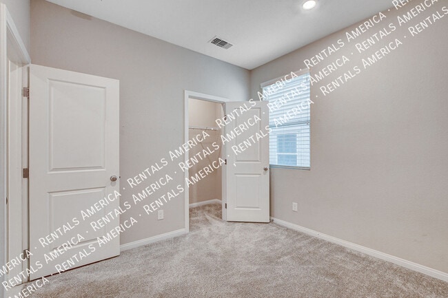 Building Photo - 6820 Calvitero St