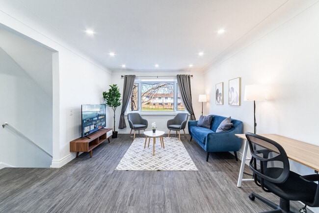 Building Photo - 556 Appleby Line