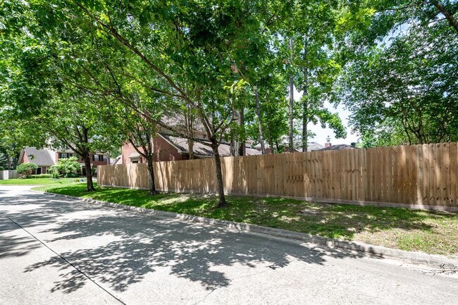 Building Photo - 4515 Tall Ridge Ct