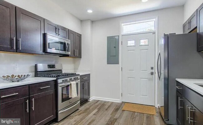 Foto del edificio - 524 N Patterson Park Ave