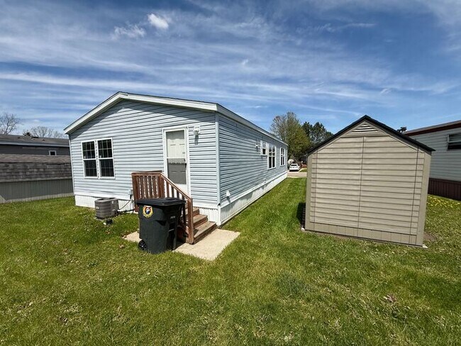 Foto del edificio - 15588 Pine Ridge Dr