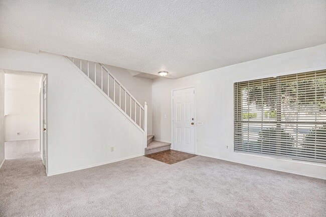 Foto del edificio - 8201 Cloverglen Ln