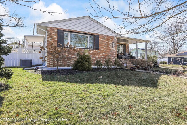 Building Photo - 1508 4th Ave