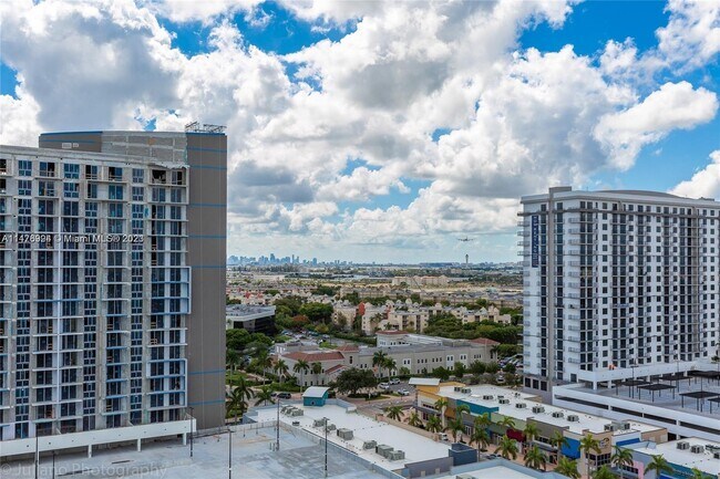 Building Photo - 5300 NW 85th Ave