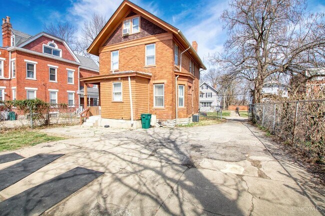 Foto del edificio - 1609 Ruth Ave