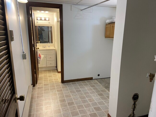 Foto del edificio - 2203 Weathered Rock Rd