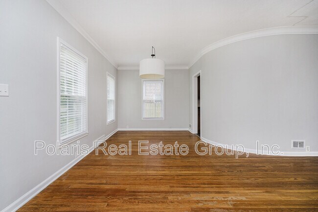 Foto del edificio - 3346 E Fall Creek Pkwy N Dr