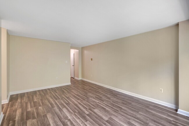 Building Photo - 4201 Cathedral Ave NW