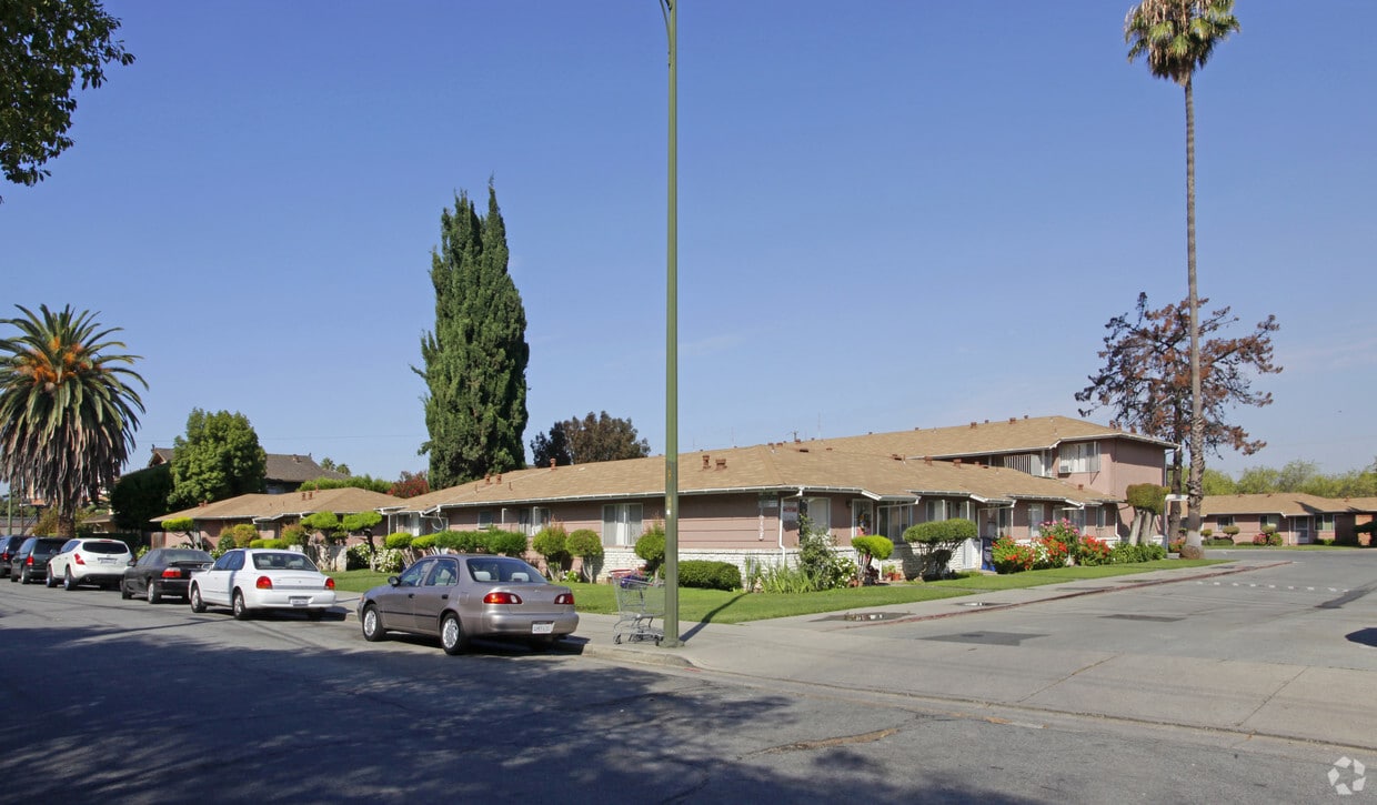 Building Photo - Ann Darling Apartments