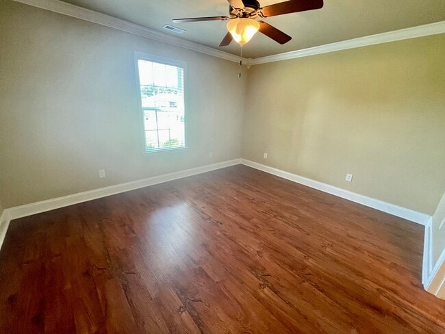 Building Photo - 3 bedroom 2 bath home. Walk to Ardmore Hig...