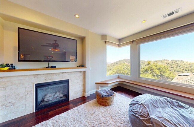 Foto del edificio - 5595 Tanbark Ct