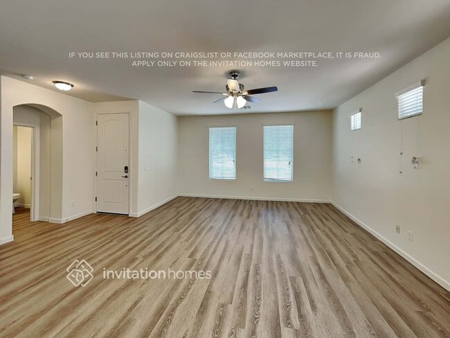 Foto del edificio - 1449 S Colt Dr