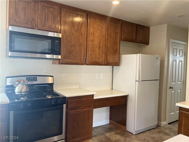 Building Photo - 1021 Olive Mill Ln